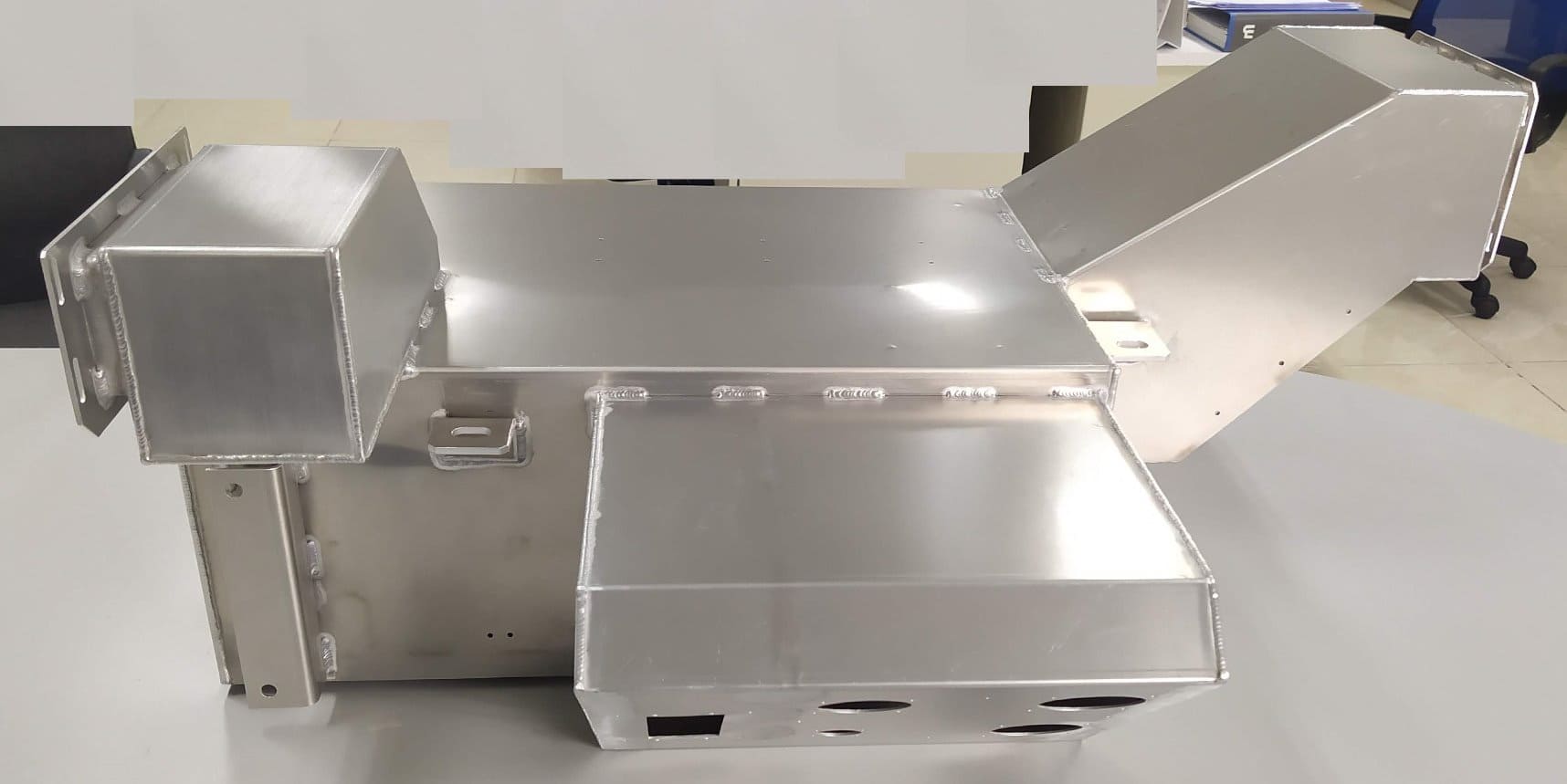 車両向け転線箱(ステンレススティール製)