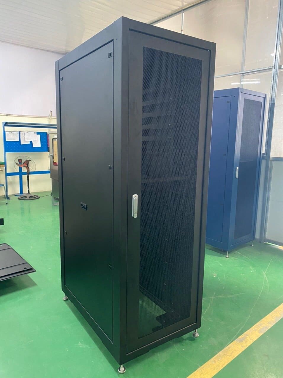 データーセンター向け通信ラック